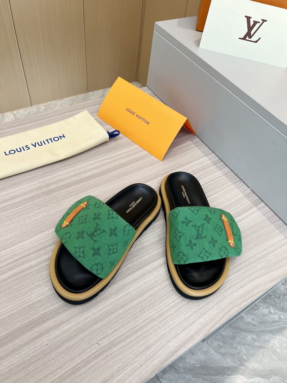 Louis Vuitton Slippers